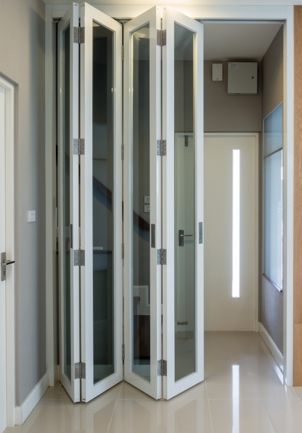 bifold door Clayhall, IG5